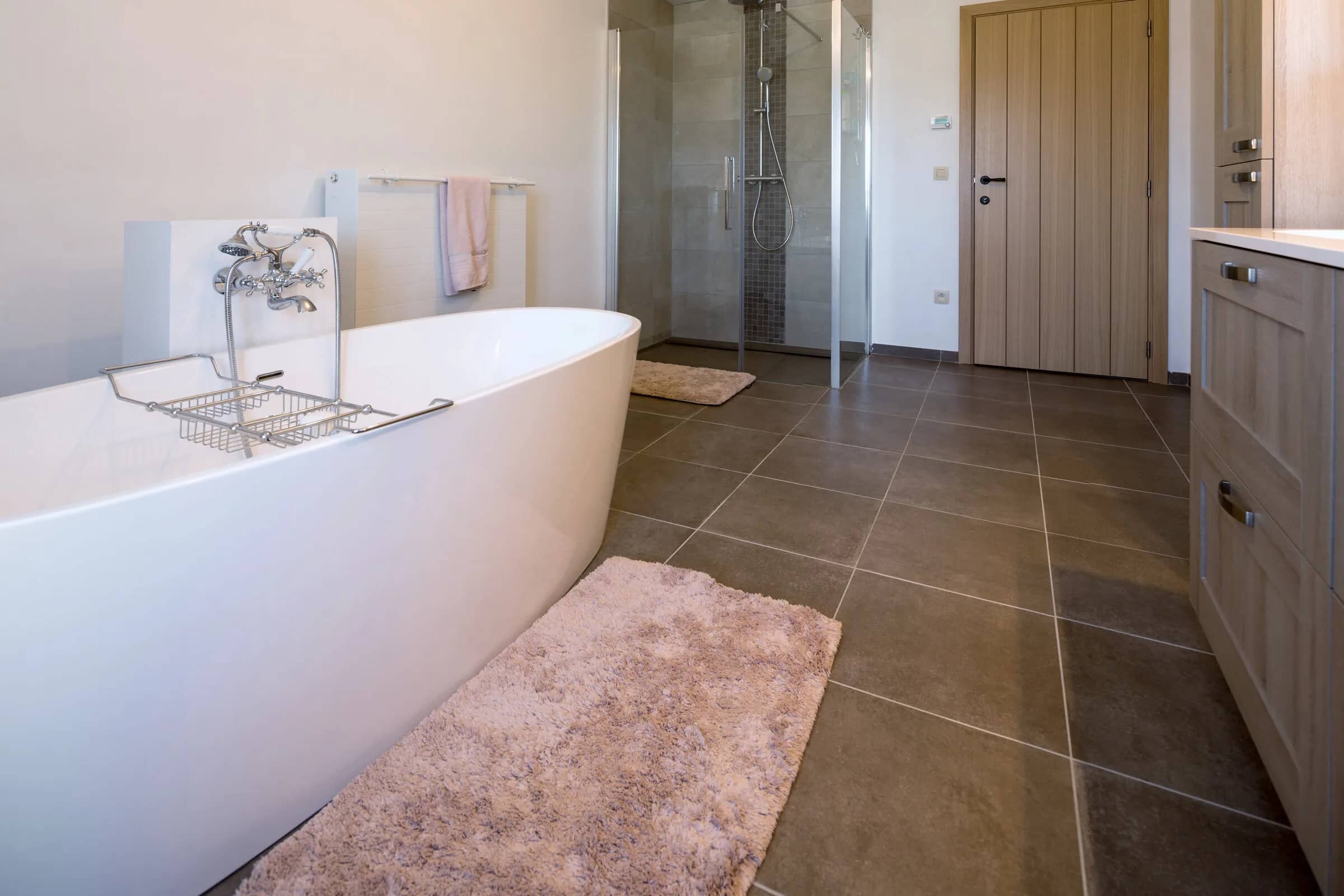 Remodelação de casas de banho na Azambuja, E M Varela